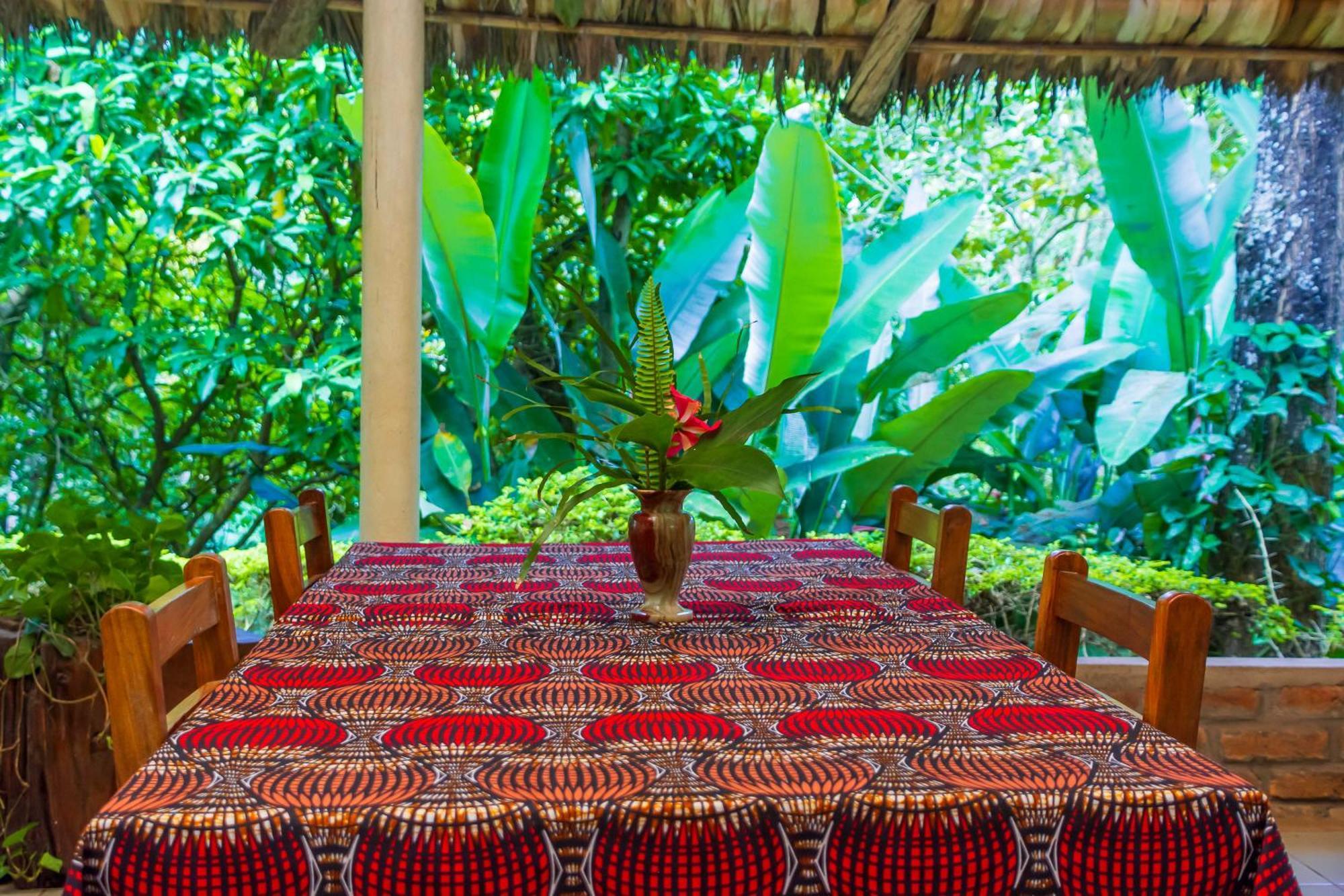 Meru Mbega Lodge 育空河 外观 照片